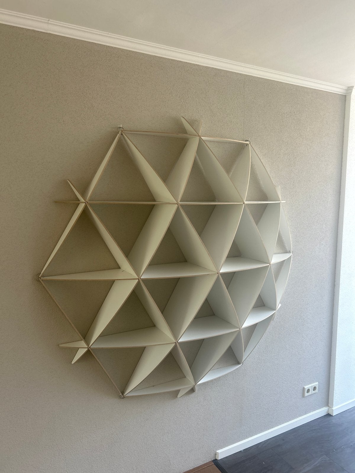 Hippe ronde wandkast - 170 cm doorsnede, 32 cm diep, Ophalen, Gebruikt