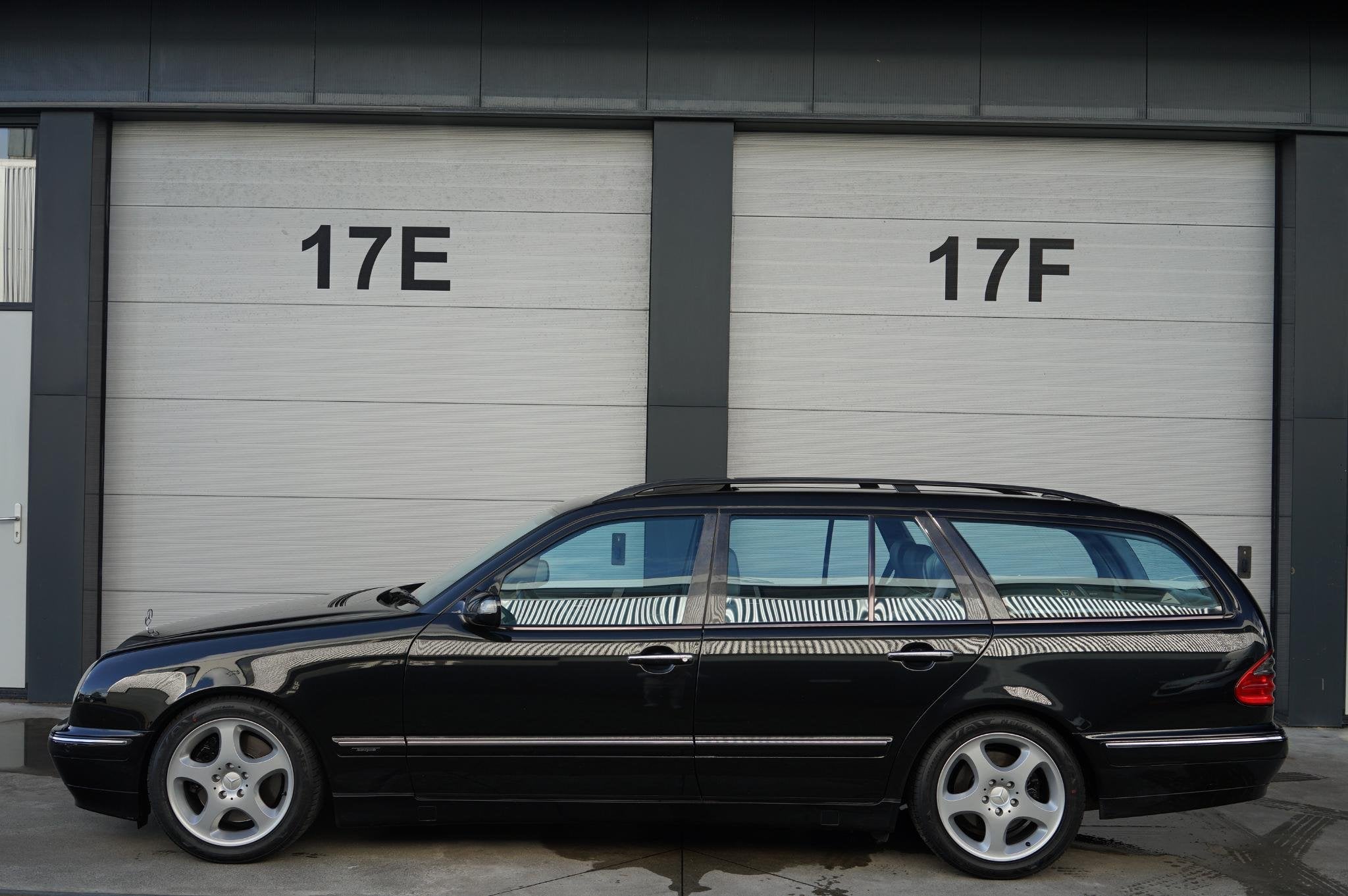Mercedes-Benz E-klasse 430 Avantgarde Select Let op:113dkm-V, Auto's, Automaat, Gebruikt, 8 cilinders, Zwart