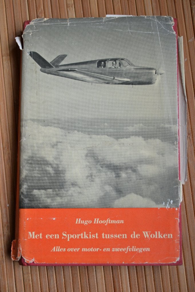 Met een sportkist tussen de wolken. Motor- en zweefvliegen., Ophalen, Gebruikt