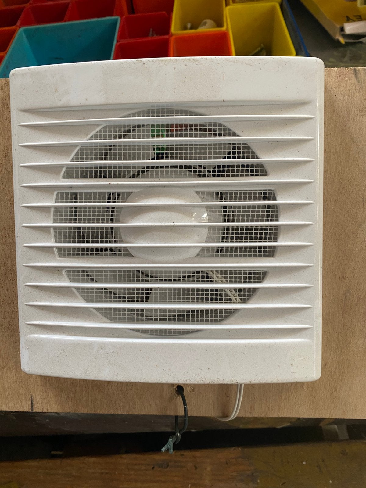 Mooi klein afzuigventilator, Ophalen