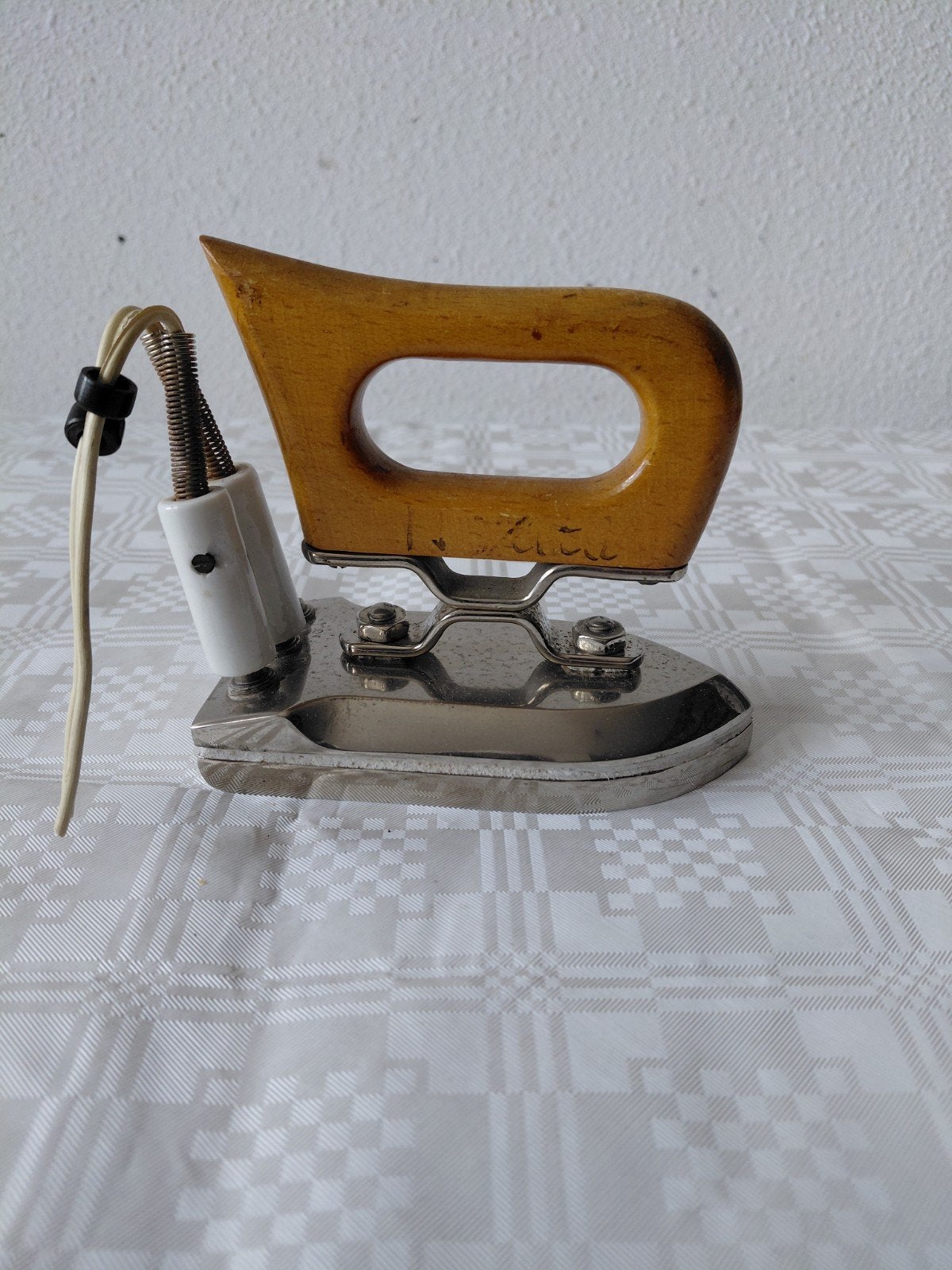 Vintage Strijkijzer met Houten Handvat - Decoratief, Ophalen of Verzenden