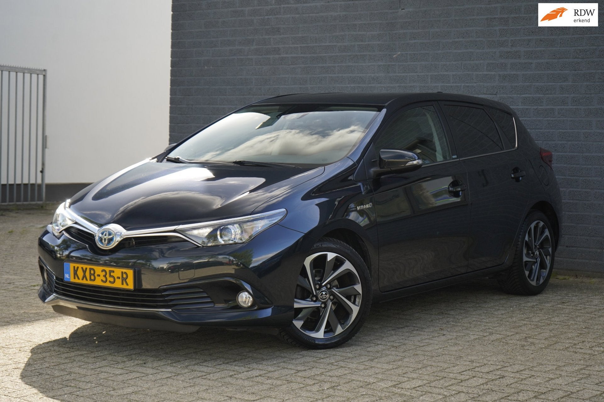 Toyota Auris 1.8 Hybrid Edition-S, Camera, Navigatie, Stoelv, Gebruikt, 4 cilinders, Blauw, Bedrijf