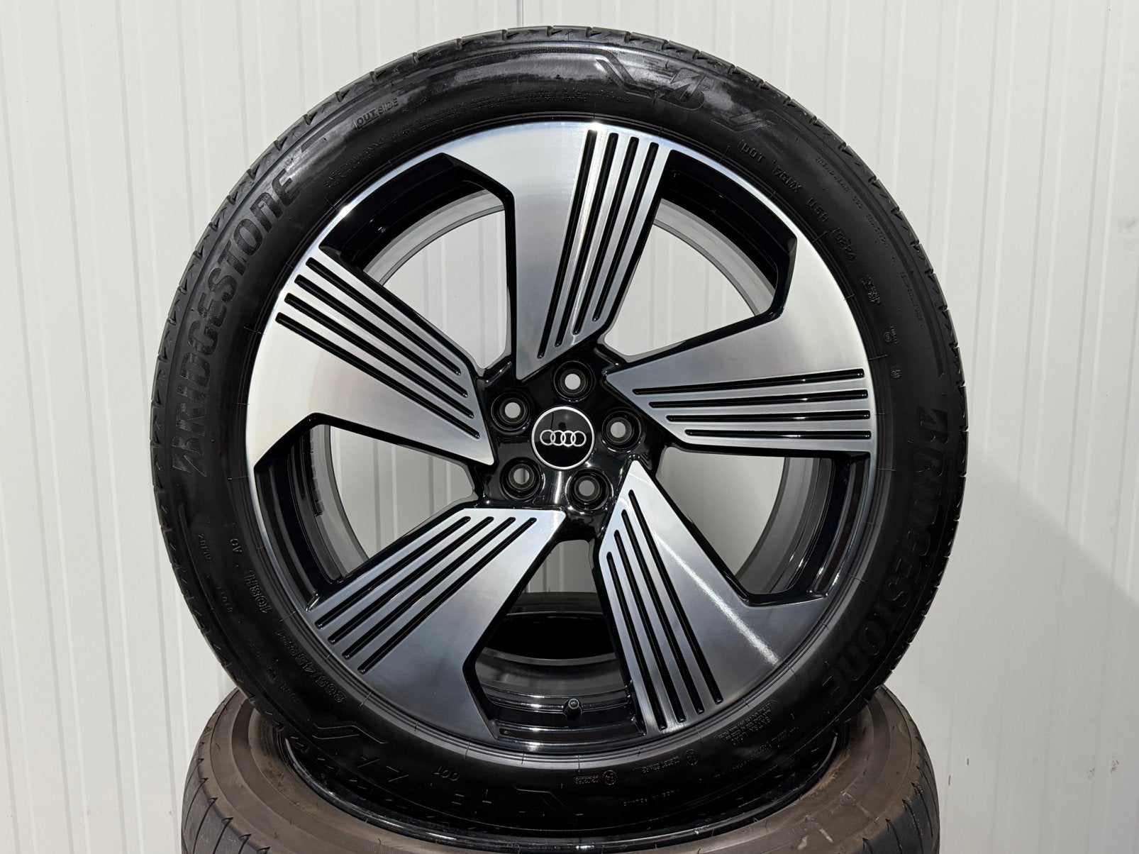 21” INCH ETRON Q8 Q7 AUDI Origineel *SCHADEVRIJ* Zomer 5x112, Auto-onderdelen, Banden en Velgen, 285 mm, Banden en Velgen, Nieuw
