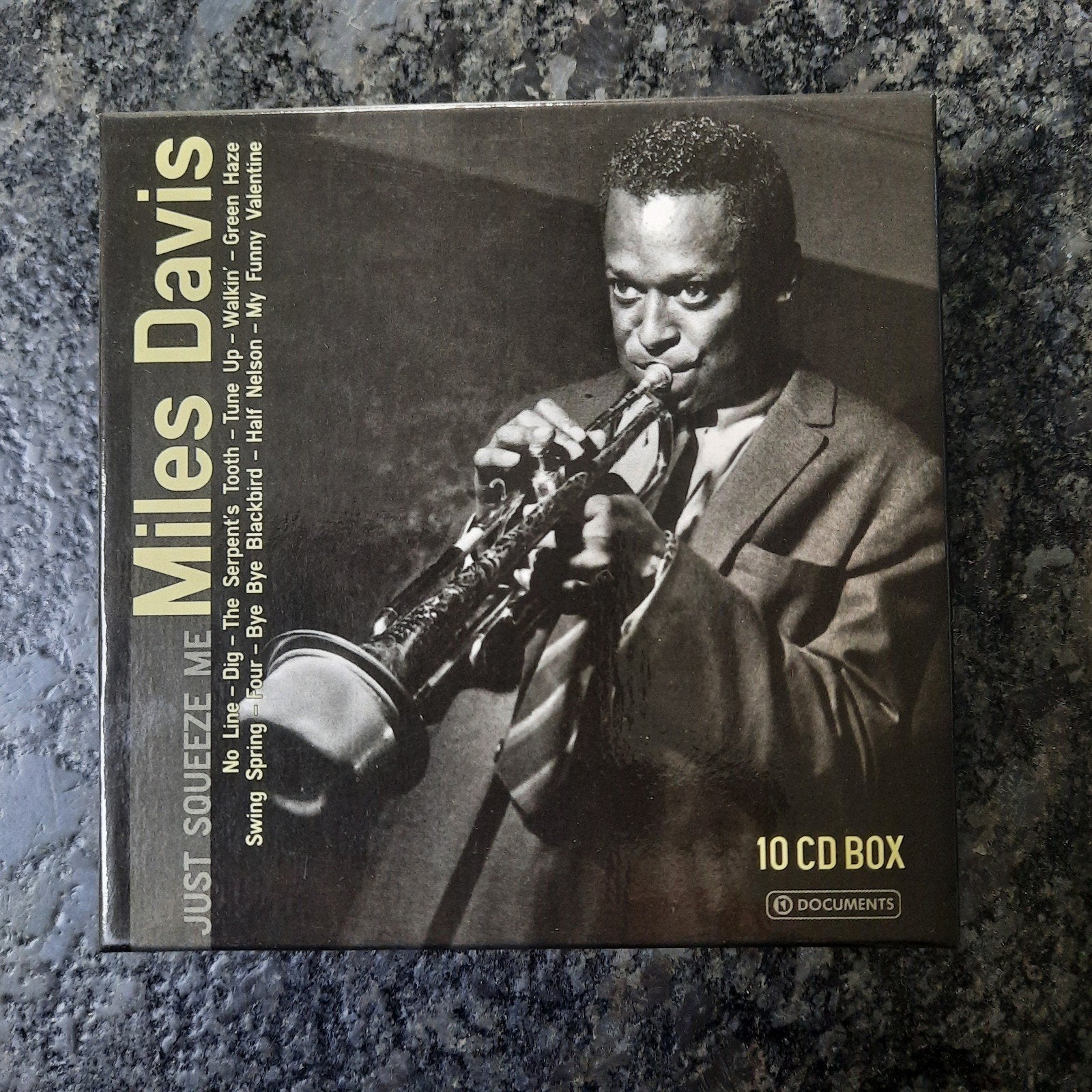 Miles Davis - Just Squeeze Me - 10 CD Boxset Jazz, Ophalen, Boxset, Zo goed als nieuw, Jazz