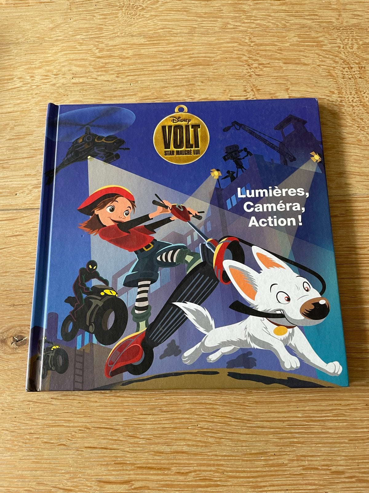 Frans Disney Volt kinderboek: Lumières, Caméra, Action!, Ophalen of Verzenden, Gelezen, 3 tot 4 jaar