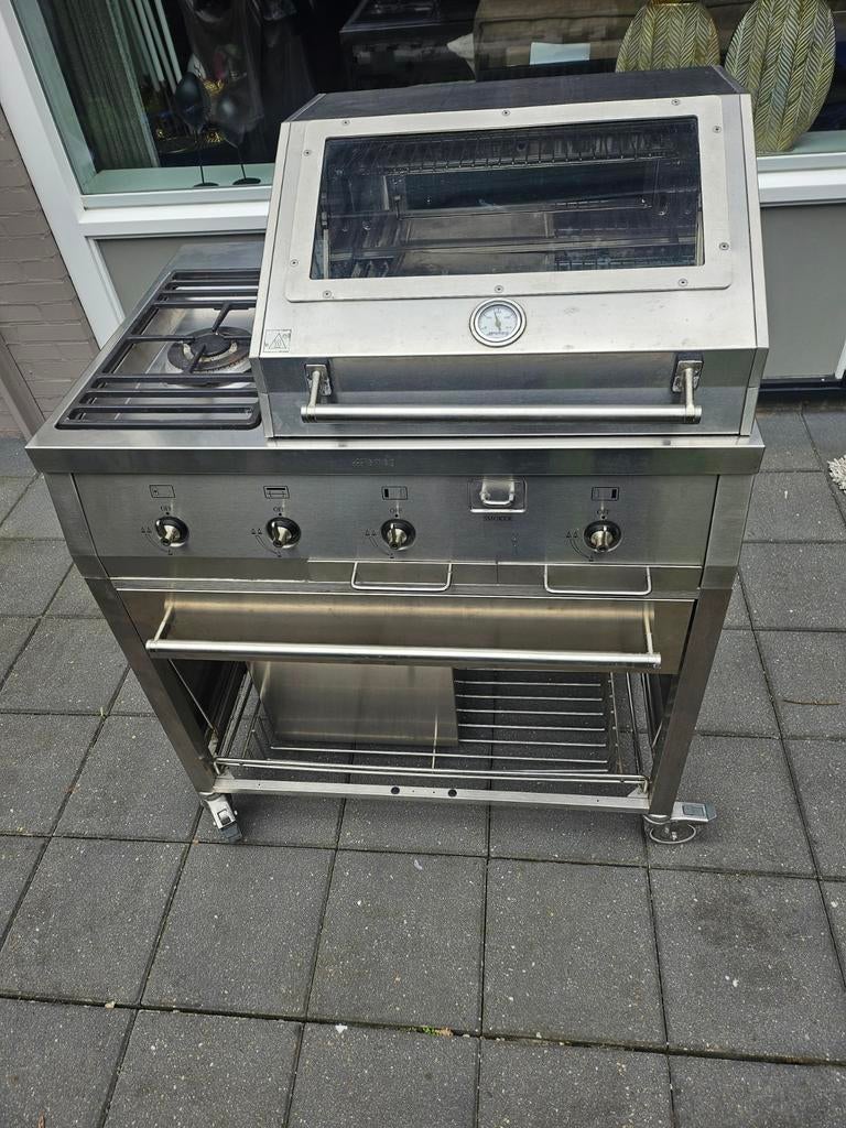 Smeg barbecue  op gas en houtskool, Ophalen