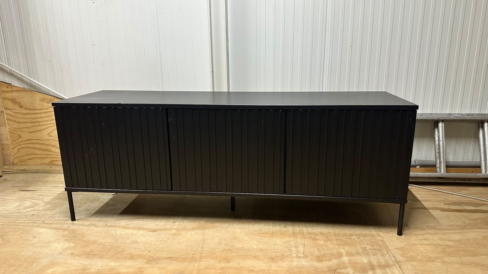 Woood gravure 150 cm tv meubel, Ophalen, 100 tot 150 cm, Zo goed als nieuw, Minder dan 100 cm