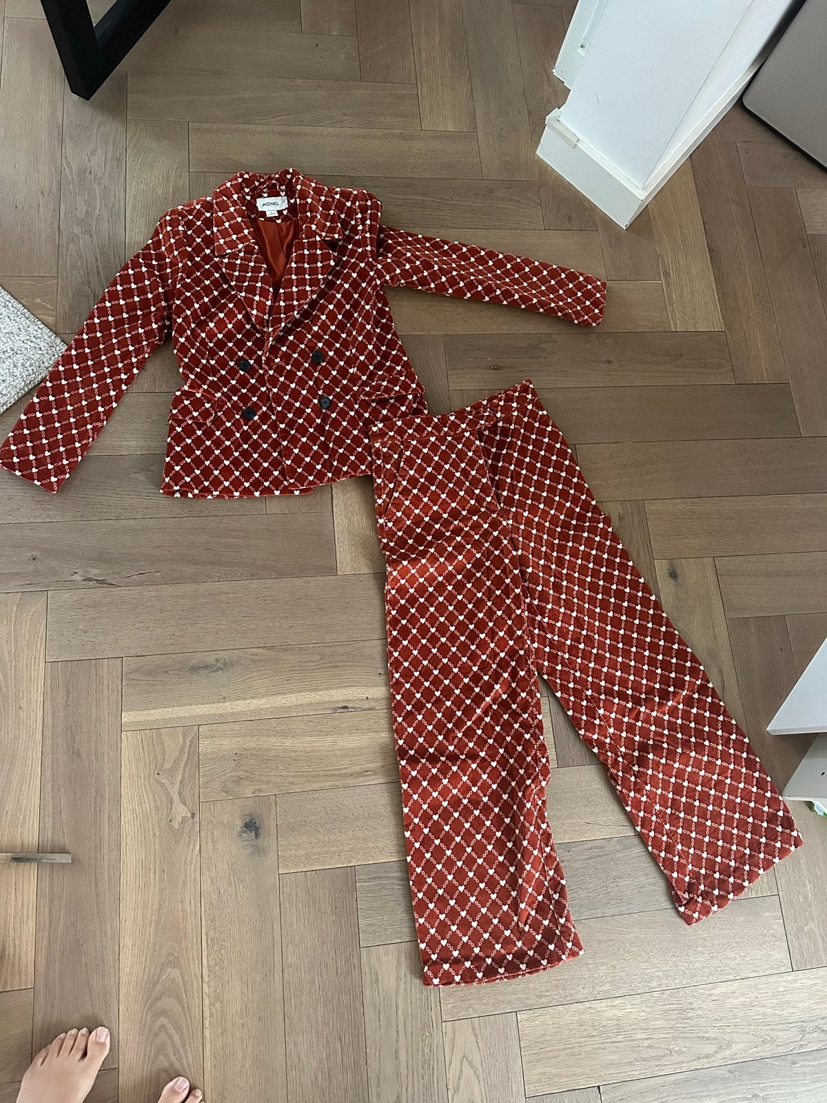 Monki Tweedelig Corduroy Pak met Hartjes - Viral Item!, Kostuum of Pak, Ophalen of Verzenden, Maat 36 (S), Gedragen