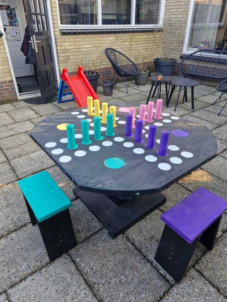 Unieke Mens-erger-je-niet speeltafel voor buiten, Ophalen of Verzenden, Gebruikt