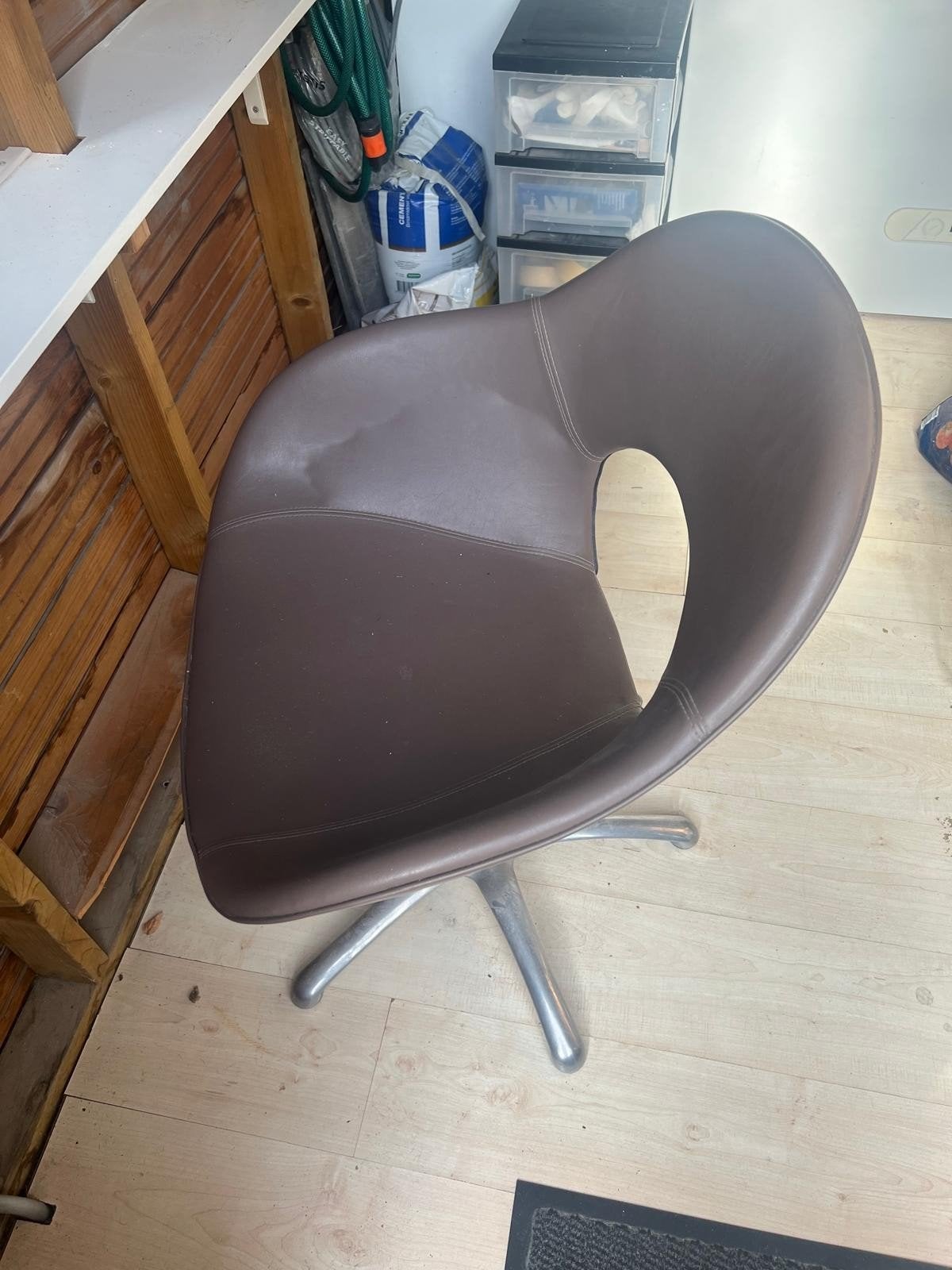 Kapper stoel kleur bruin, Ophalen