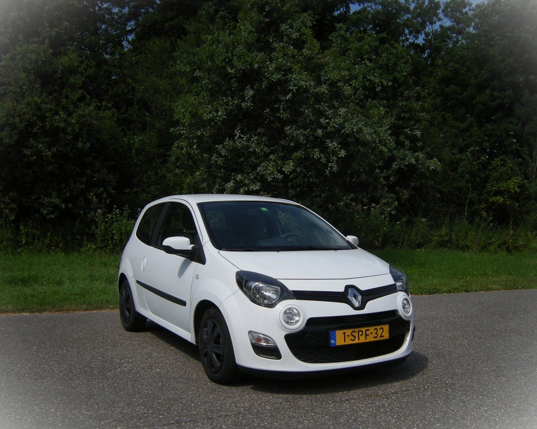 Renault Twingo 1.5 dCi Collection . 3 Drs . Airco . Elec ram, Voorwielaandrijving, Euro 5, Gebruikt, Zwart