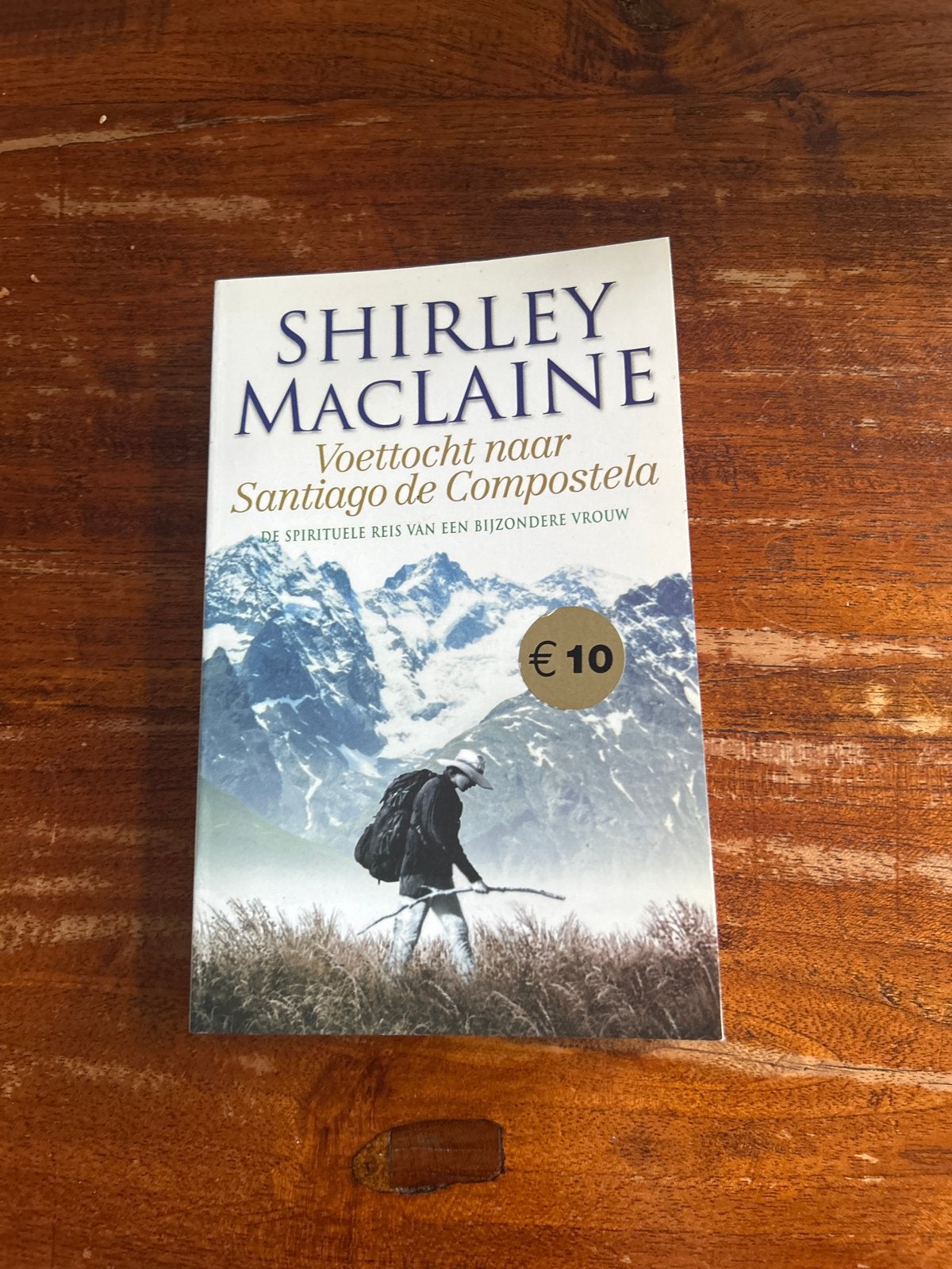 Shirley MacLaine - Voettocht naar Santiago de Compostela, Boeken, Ophalen of Verzenden, Gelezen, Nederland