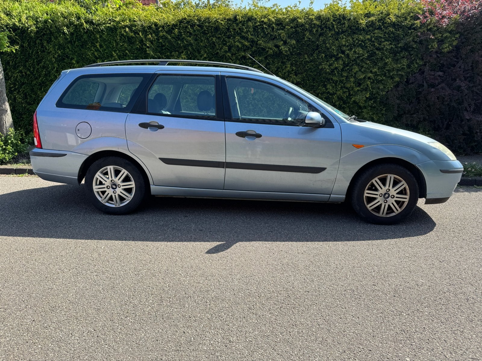Ford Focus stationwagon 1.6I 2004 APK 6-2027, Auto's, Ford, 1596 cc, 15 km/l, Zwart, 4 cilinders