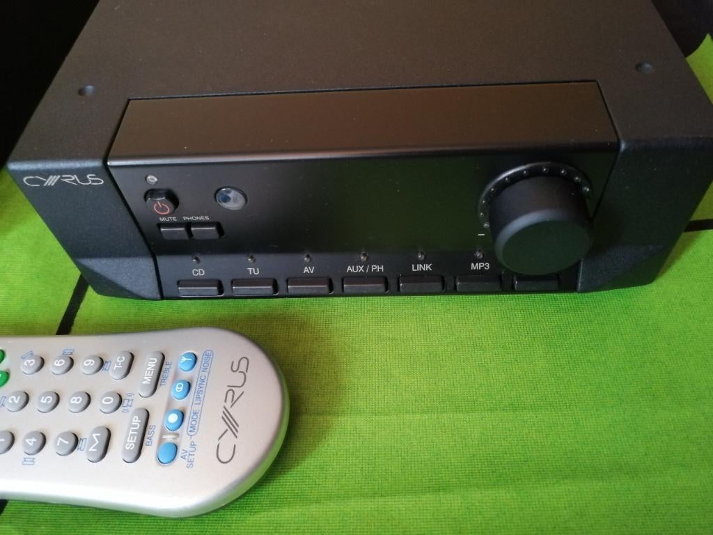 Cyrus 8 vs2 stereo versterker amplifier remote / FM6 tuner, Overige merken, Tuner of Radio, Zo goed als nieuw, Losse componenten