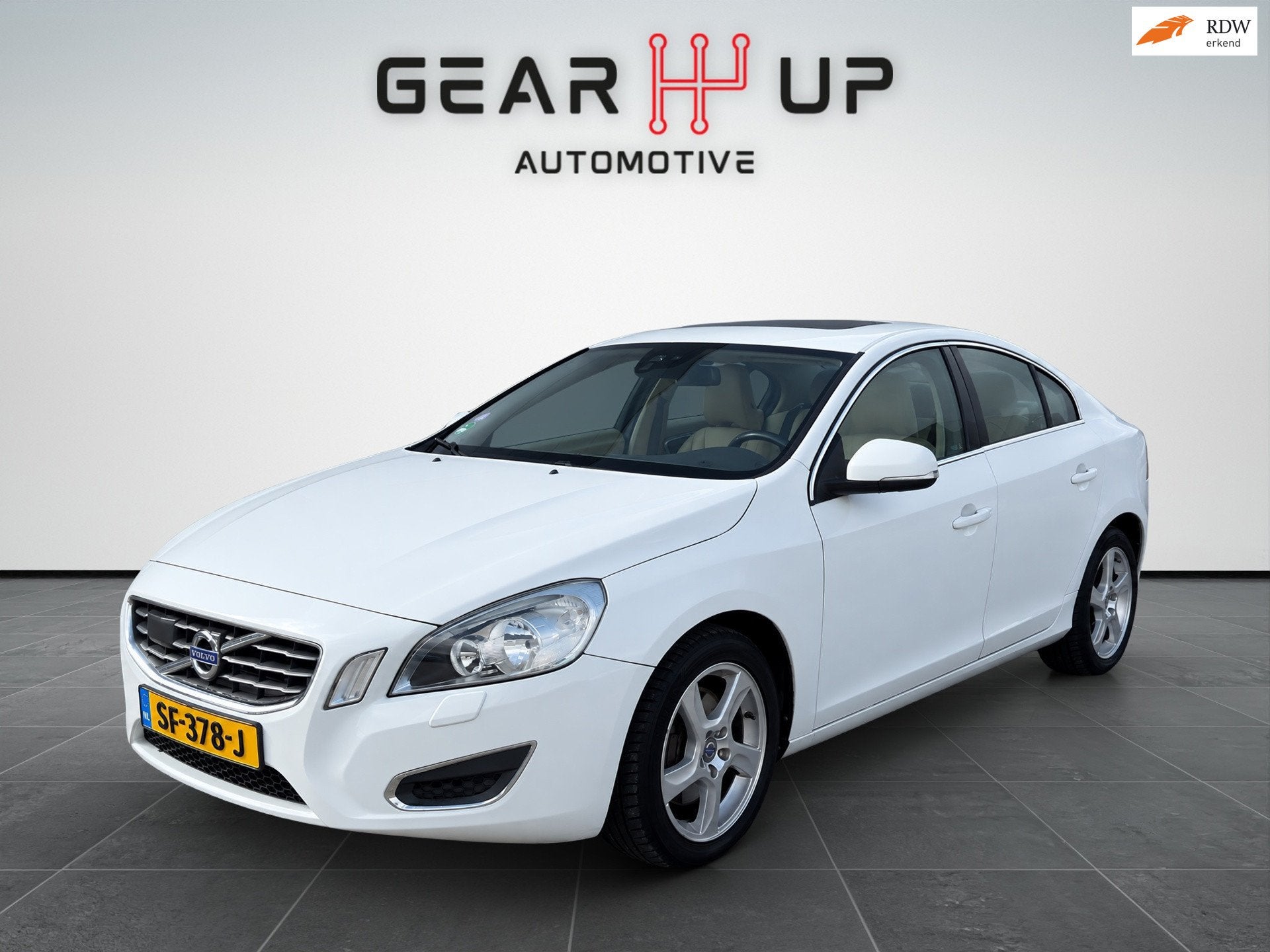 Volvo S60 2.5T CLIMA|CRUISE|LEER|STOELVERW|SCHUIFDAK|TREKHAA, Auto's, Euro 5, Gebruikt, S60, Leder