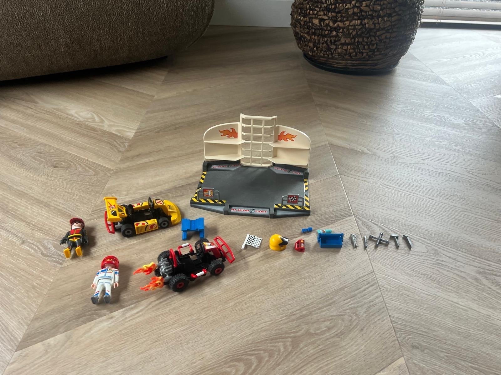 Playmobil racebaan set 6869 - Nette staat, bijna compleet, Kinderen en Baby's, Speelgoed | Playmobil, Ophalen of Verzenden, Zo goed als nieuw