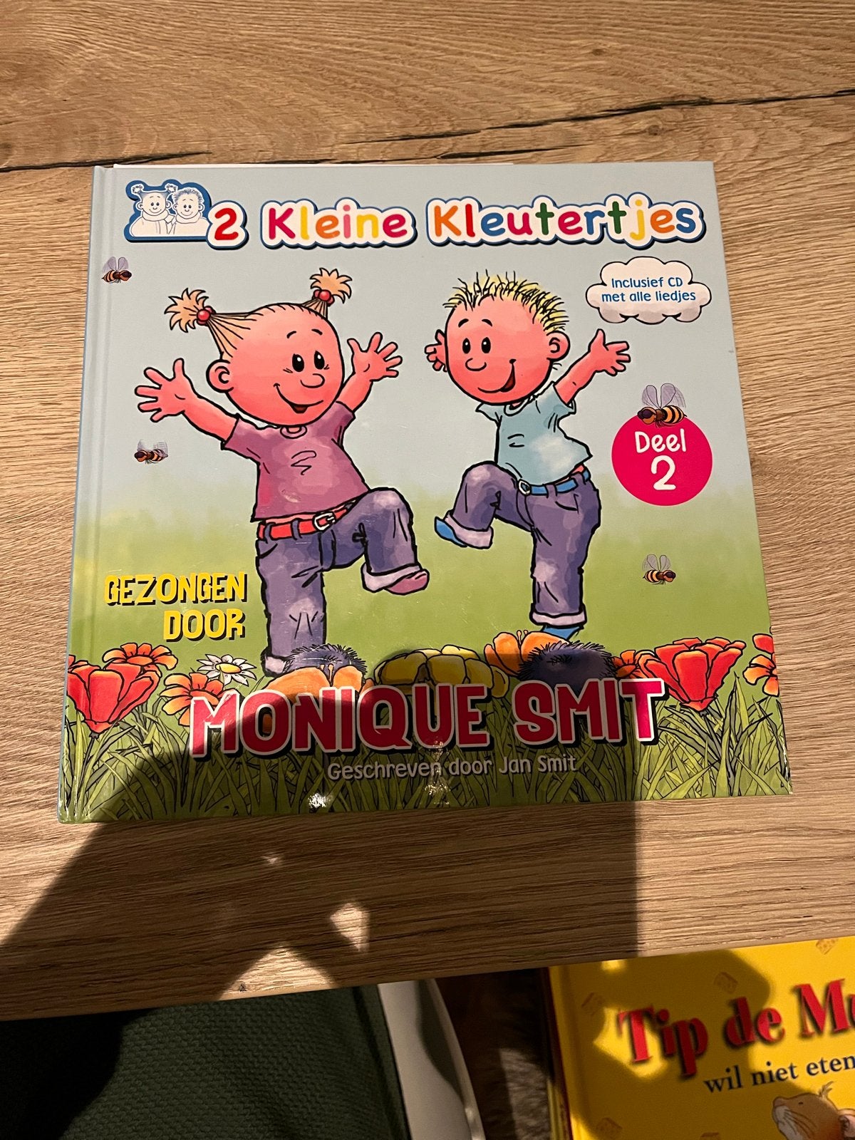 2 Kleine Kleutertjes Deel 2 - Monique Smit (incl. CD), Verzenden, Jongen of Meisje, Zo goed als nieuw, Voorleesboek