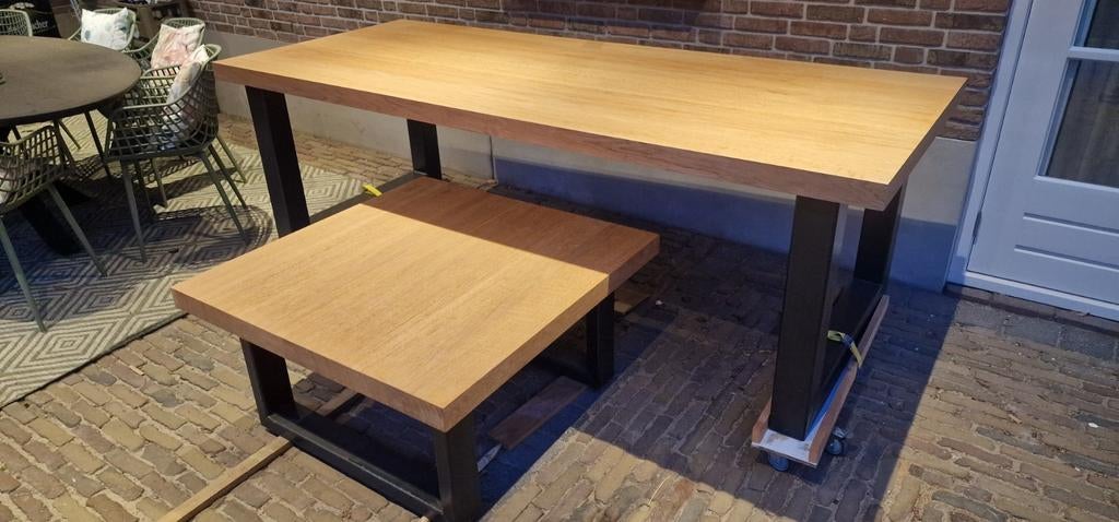 Massief eiken eettafel en salontafel set, Huis en Inrichting, Eikenhout, 200 cm of meer, Zo goed als nieuw, Vijf personen of meer