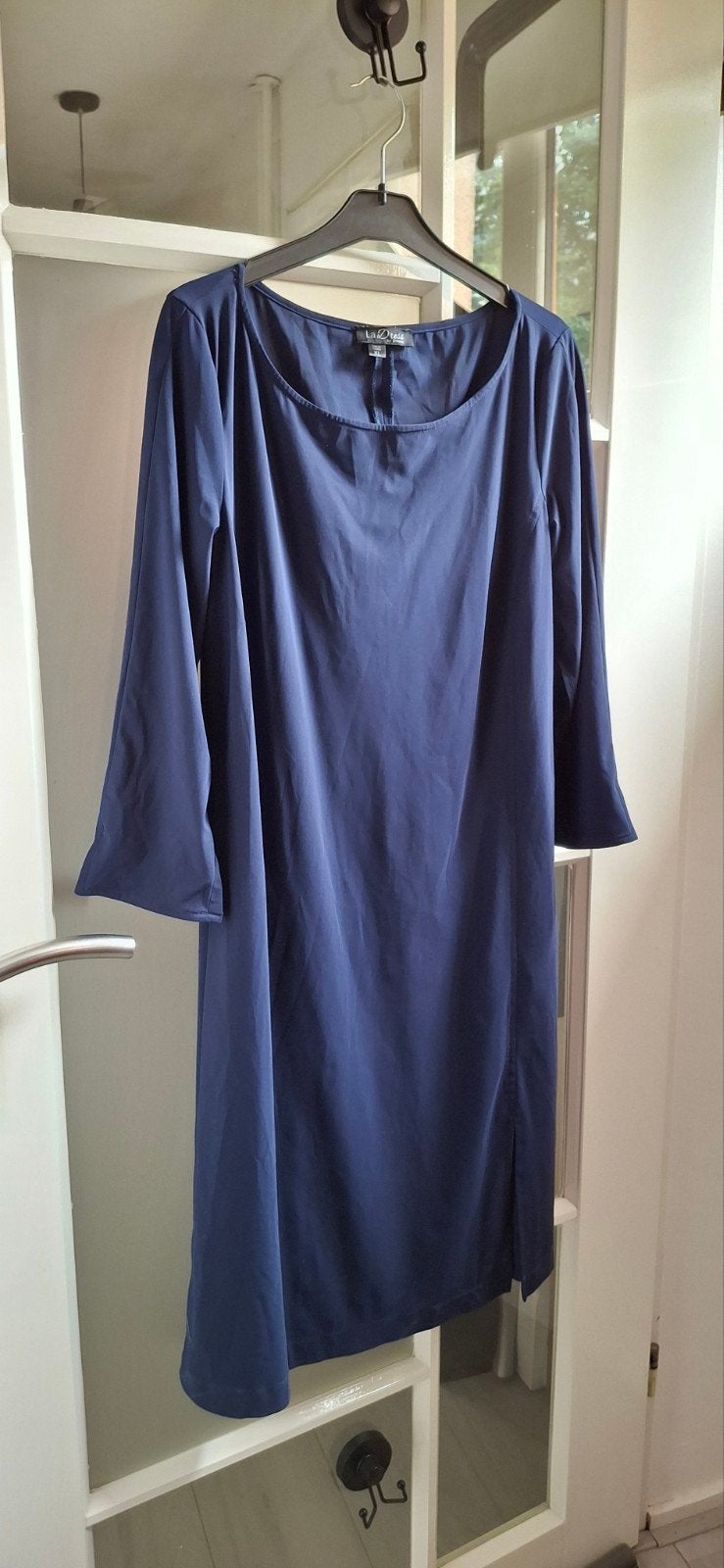 tijdloos, basic jurkje van La Dress, Blauw, La Dress, Maat 42/44 (L), Ophalen of Verzenden