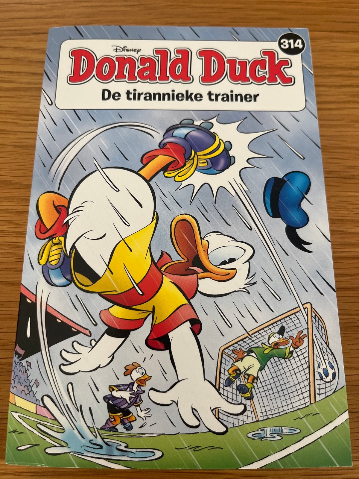Donald Duck 314: De tirannieke trainer, Eén stripboek, Ophalen of Verzenden, Zo goed als nieuw
