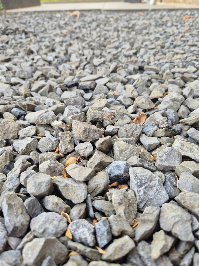 Gratis 21.5m2 Ardennersplit kiezelstenen - Grijs split, Ophalen, Gebruikt, Split, Grijs