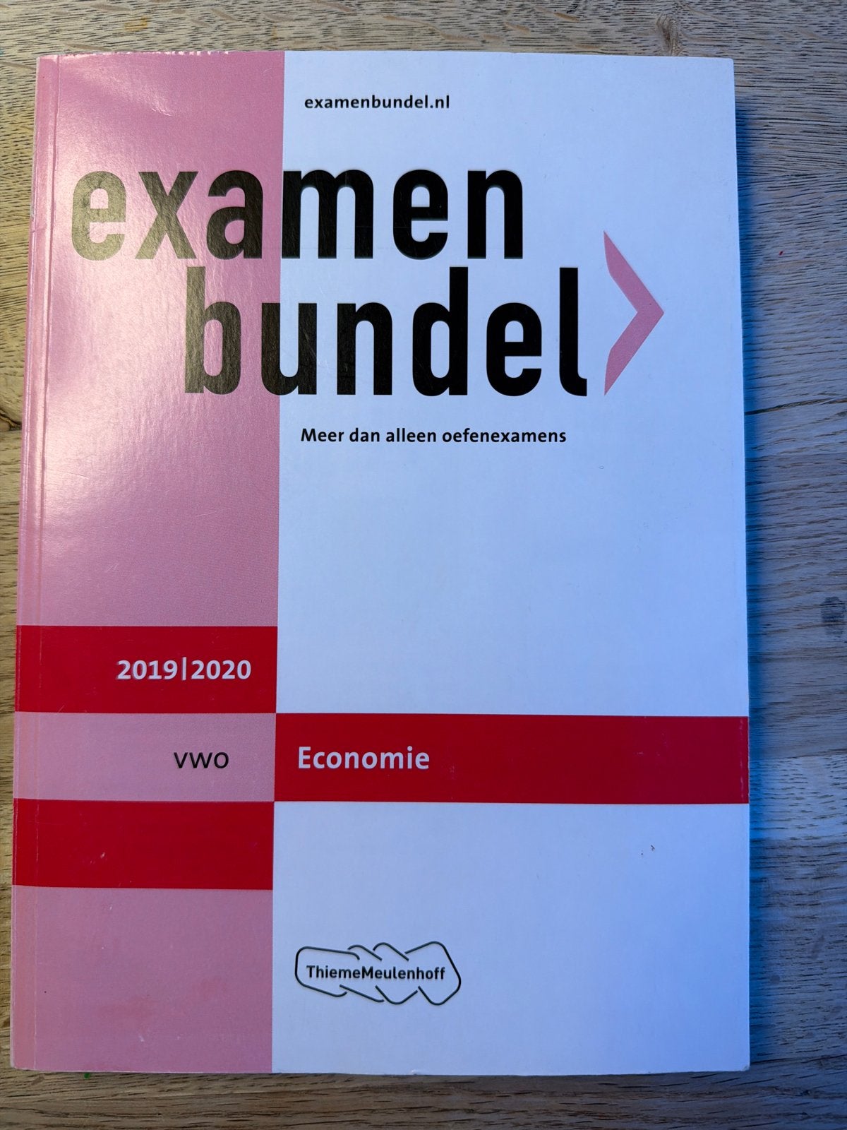Examenbundel VWO Economie 2019/2020, Ophalen of Verzenden, Gelezen, VWO, Economie