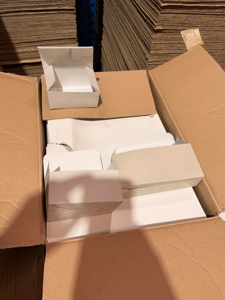 Partij nieuwe doosjes met auto bodem 10.000 stks, Ophalen