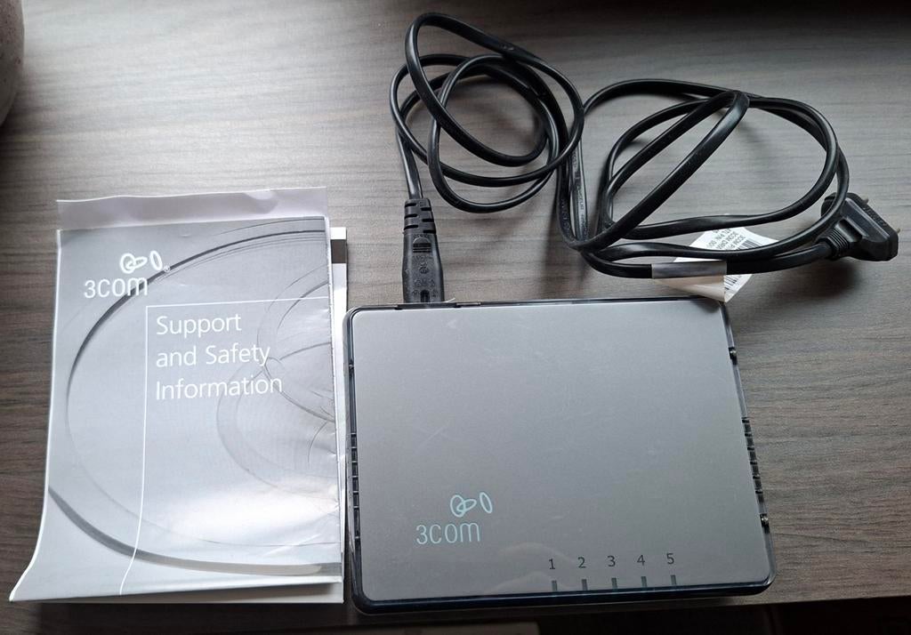 3COM Switch 5 poorts, Computers en Software, Ophalen of Verzenden, Intern, Overig