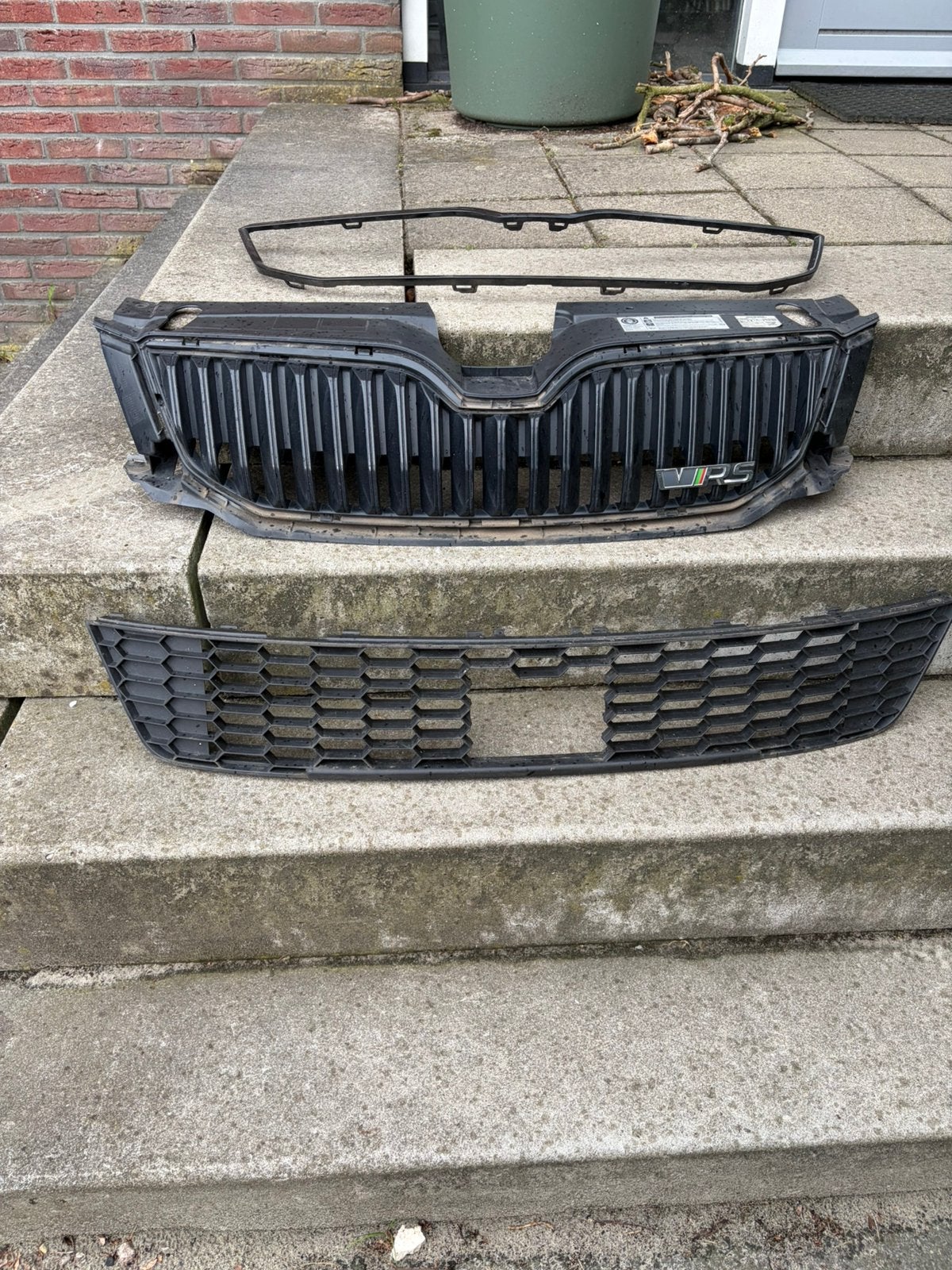 Skoda octavia rs  onderdelen grille spiegelkappen, Ophalen, Overige, Overige maten, Band(en)