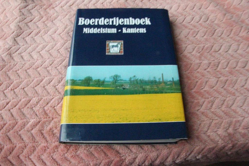 Boerderijenboek Middelstum Kantens, Boeken, Ophalen of Verzenden, Gelezen