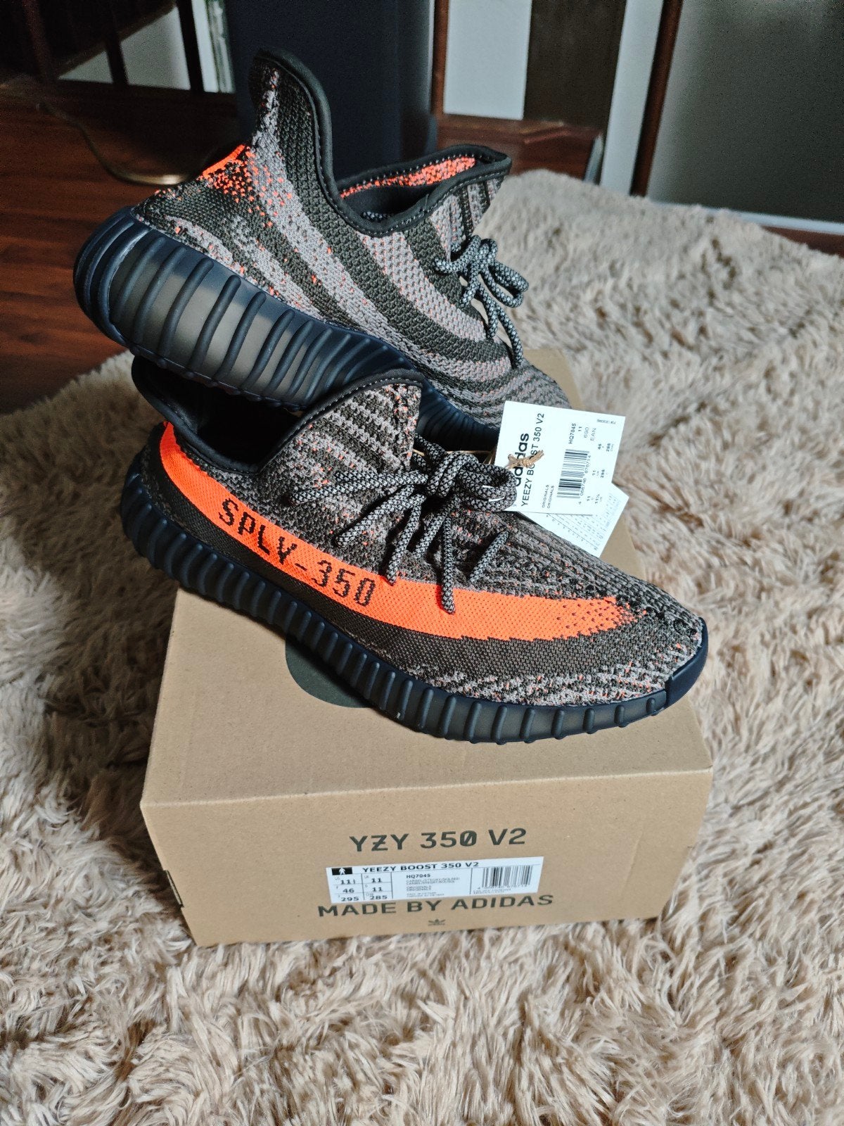 Yeezy Boost 350 V2 Dark Beluga - Maat 46, Overige kleuren, Nieuw, Ophalen of Verzenden, Sneakers of Gympen