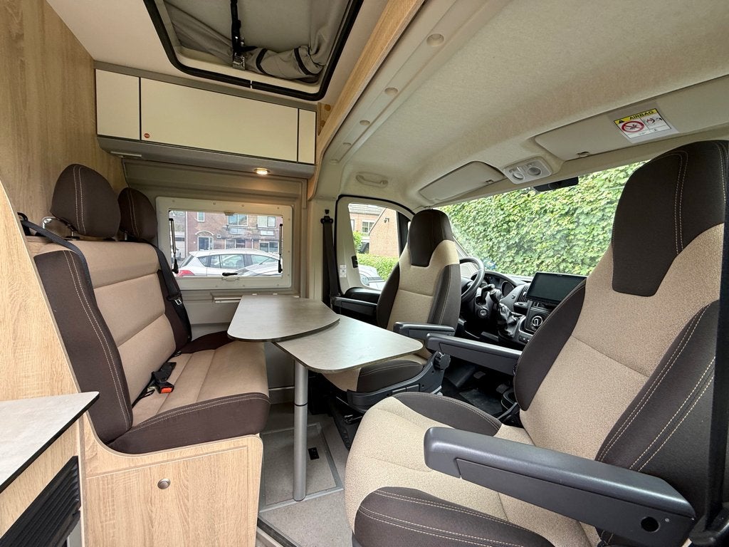 Clever Tour 540 5-2022 hefdak 4 vaste bedden full options, Buscamper of Camperbus, Ringverwarming, Pössl, Treinzit
