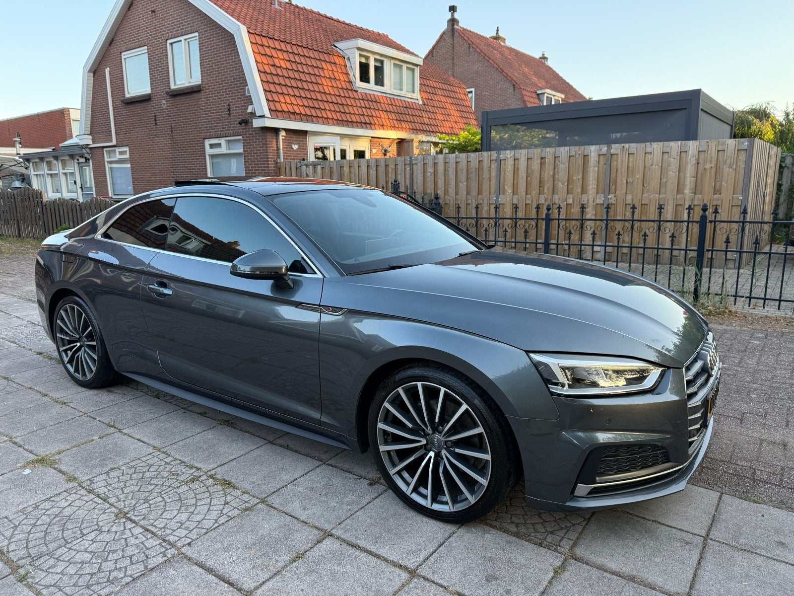 Audi A5 2.0 Tfsi 190pk Ultra S Tronic 2017 Grijs, Auto's, Audi, 1984 cc, 4 stoelen, Origineel Nederlands, 75 €/maand