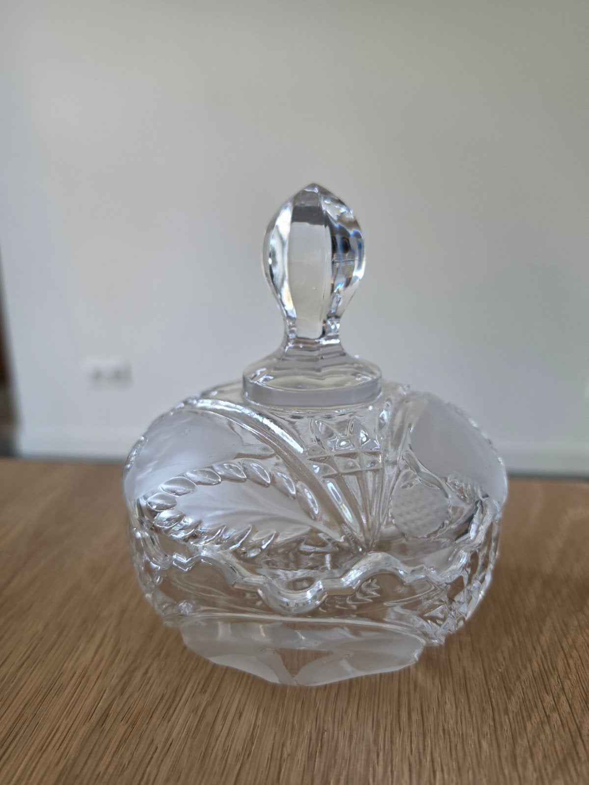 Prachtige kristallen bonbonnière met geslepen decoratie, Ophalen of Verzenden