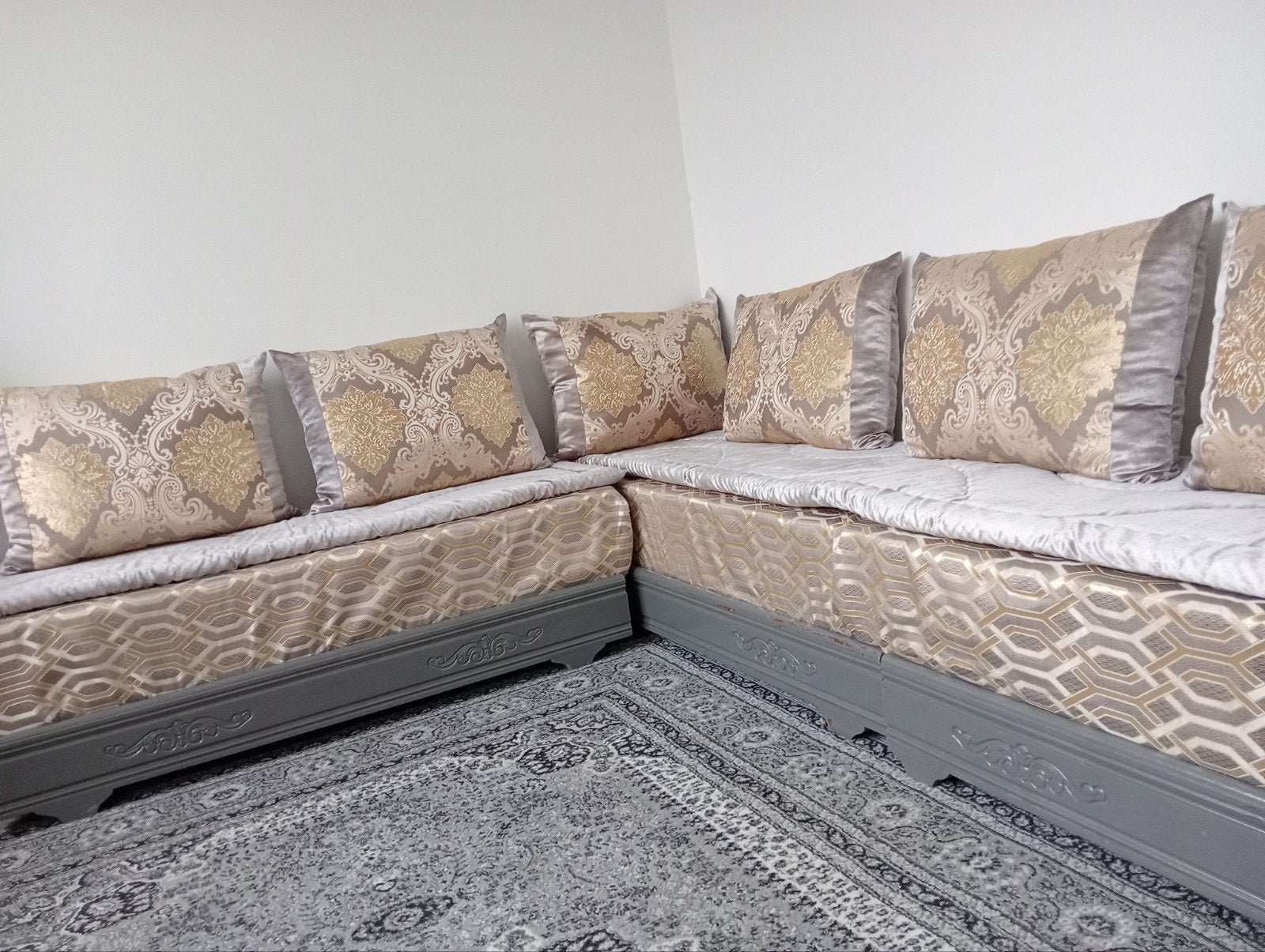 Marokkaanse bank set exc. kussens., Ophalen, Goud grijs wit, Minder dan 75 cm, 300 cm of meer
