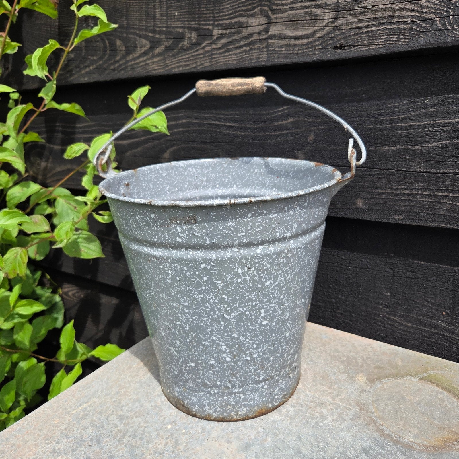 Emaille emmer grijs wit Plantenbak Bloembak Bloempot, Gebruikt, Minder dan 30 cm, Rond, Ophalen of Verzenden