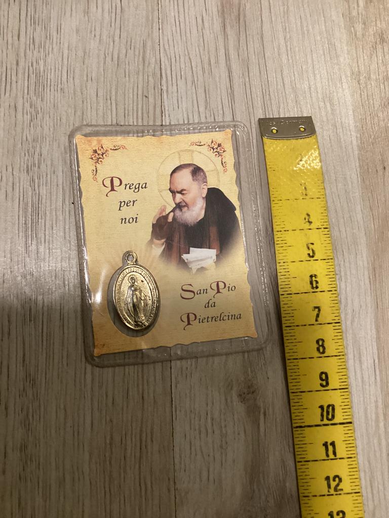Pater Pio …hanger om te laten zegenen..mooi!, Ophalen of Verzenden