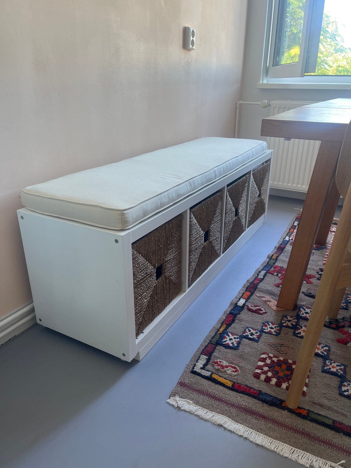 DIY IKEA Bench with storage cubes and custom cushion, Ophalen, Gebruikt, Wit, Eén