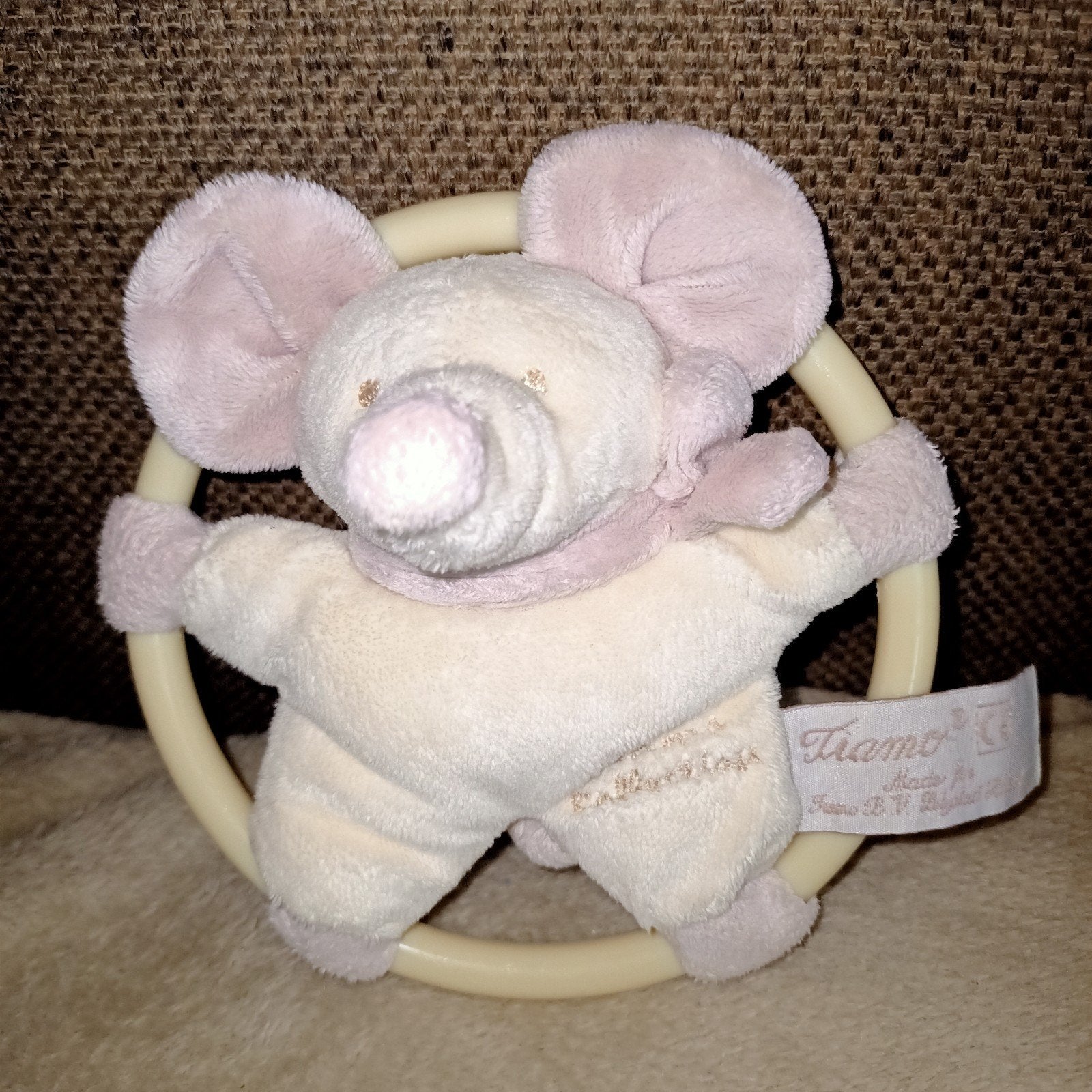 Tiamo collection, beige muis rammelaar., Muis, Met geluid, Ophalen of Verzenden, Zo goed als nieuw