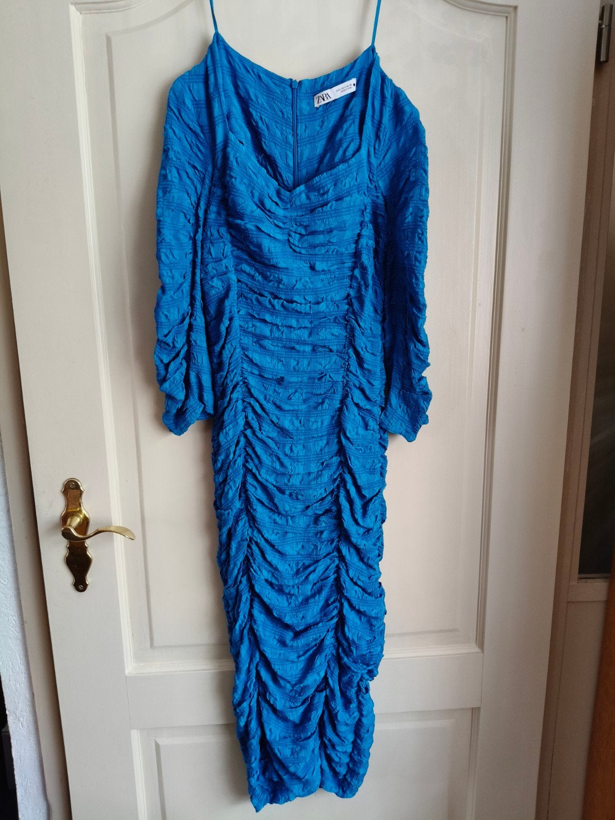 Zara blauwe midi jurk met ruches - Maat S, Ophalen, Blauw, Zara, Maat 36 (S)