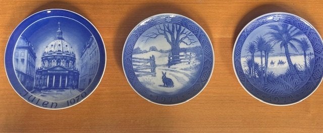 7 poseleinen sierwandborden (als Kerst gebaksbordjes), Diversen, Ophalen of Verzenden, Zo goed als nieuw