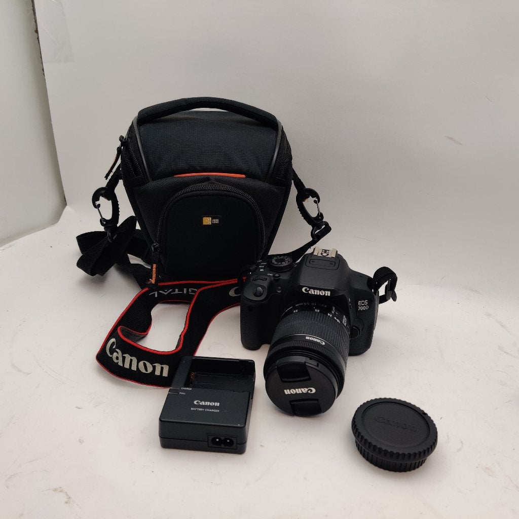 Canon EOS 700D + 18-55mm Lens nu voor €299.99, C, Canon, C, Ophalen of Verzenden