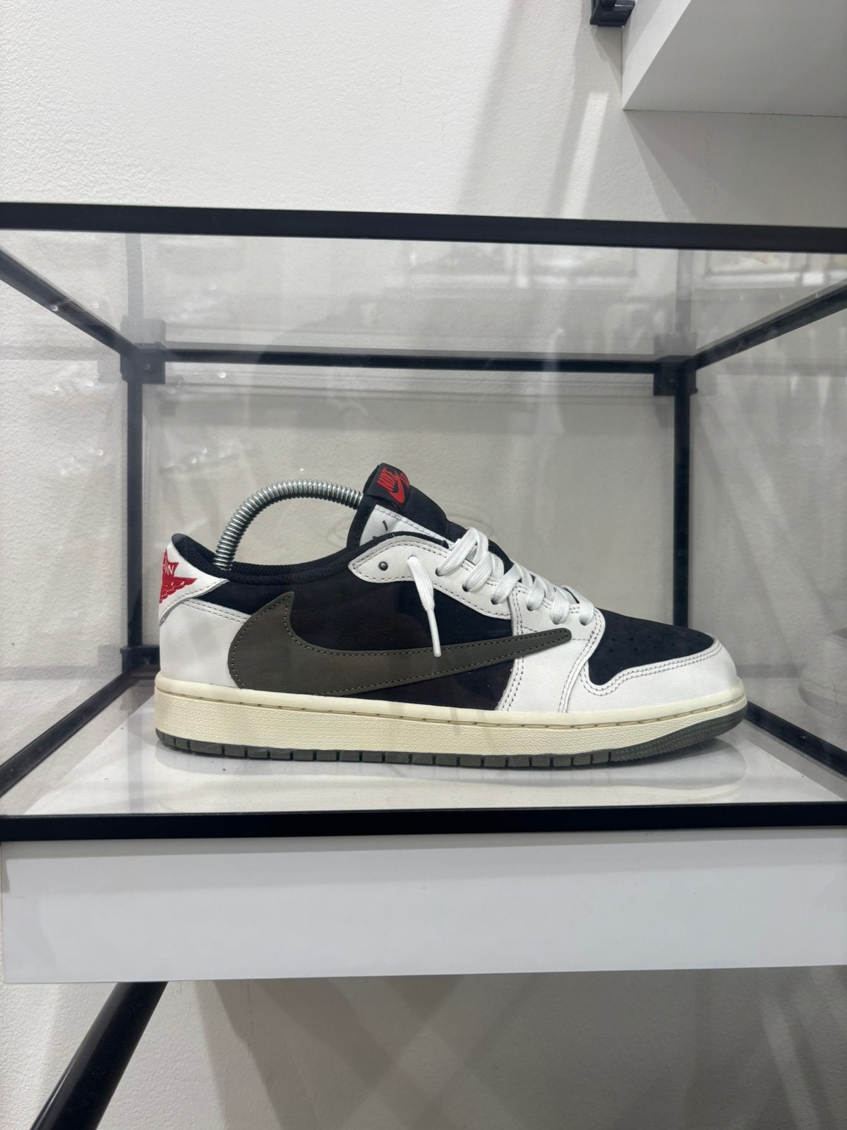 J1 Travis Scott Olive / origineel / EU40.5, Dieren en Toebehoren, Ophalen of Verzenden, Nieuw
