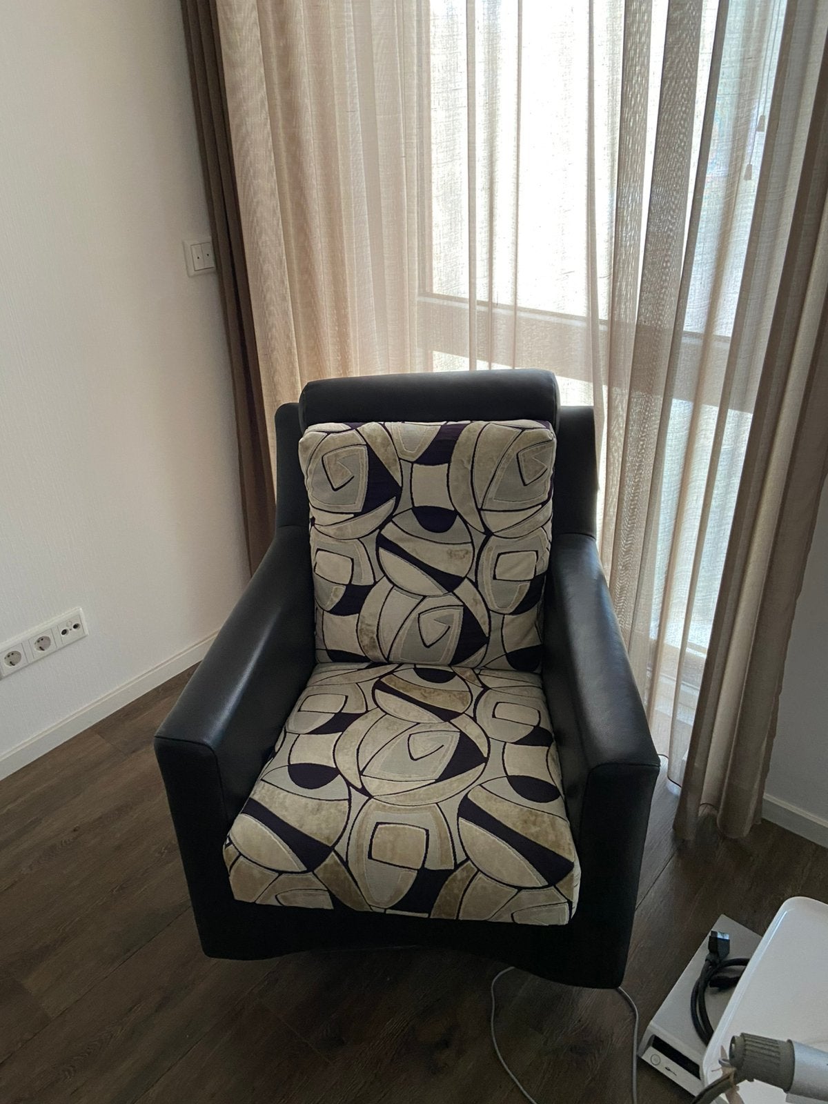 Stoel Leolux, Huis en Inrichting, Ophalen, Eenpersoons, Zo goed als nieuw, Minder dan 150 cm