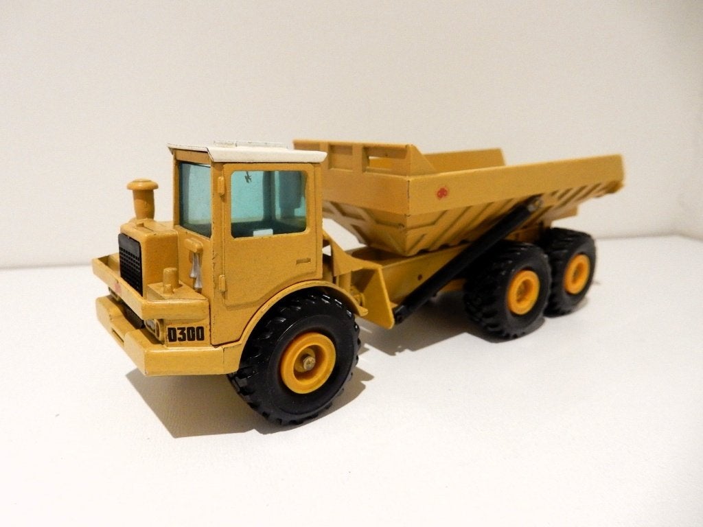 NZG DJB D300 CAT knik dumper articulated dumptruck schade, Hobby en Vrije tijd, Modelauto's | 1:50, Ophalen of Verzenden, Gebruikt