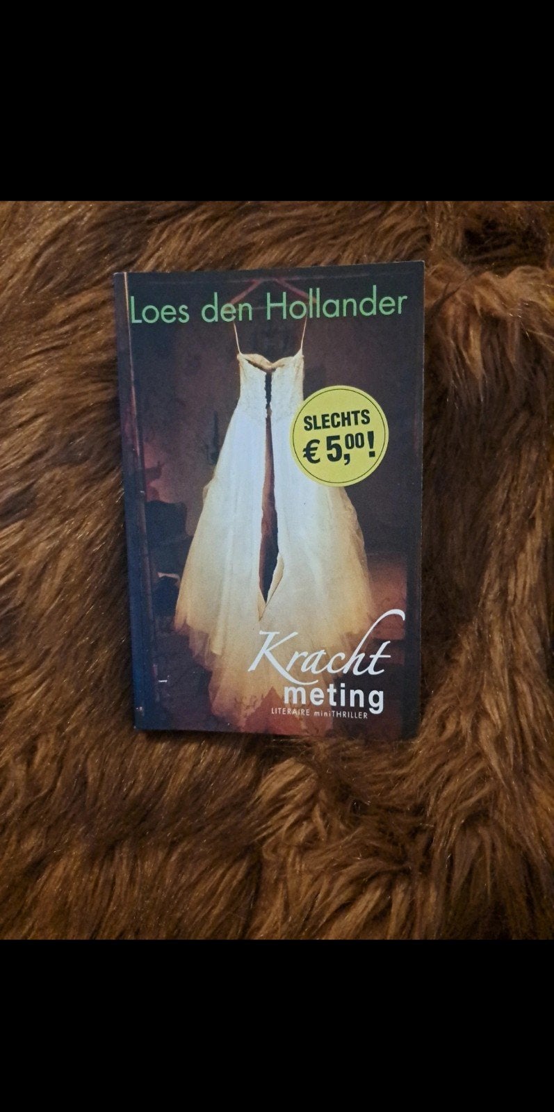 Krachtmeting - Loes den Hollander (Thriller), Ophalen of Verzenden, Gelezen, Loes den Hollander