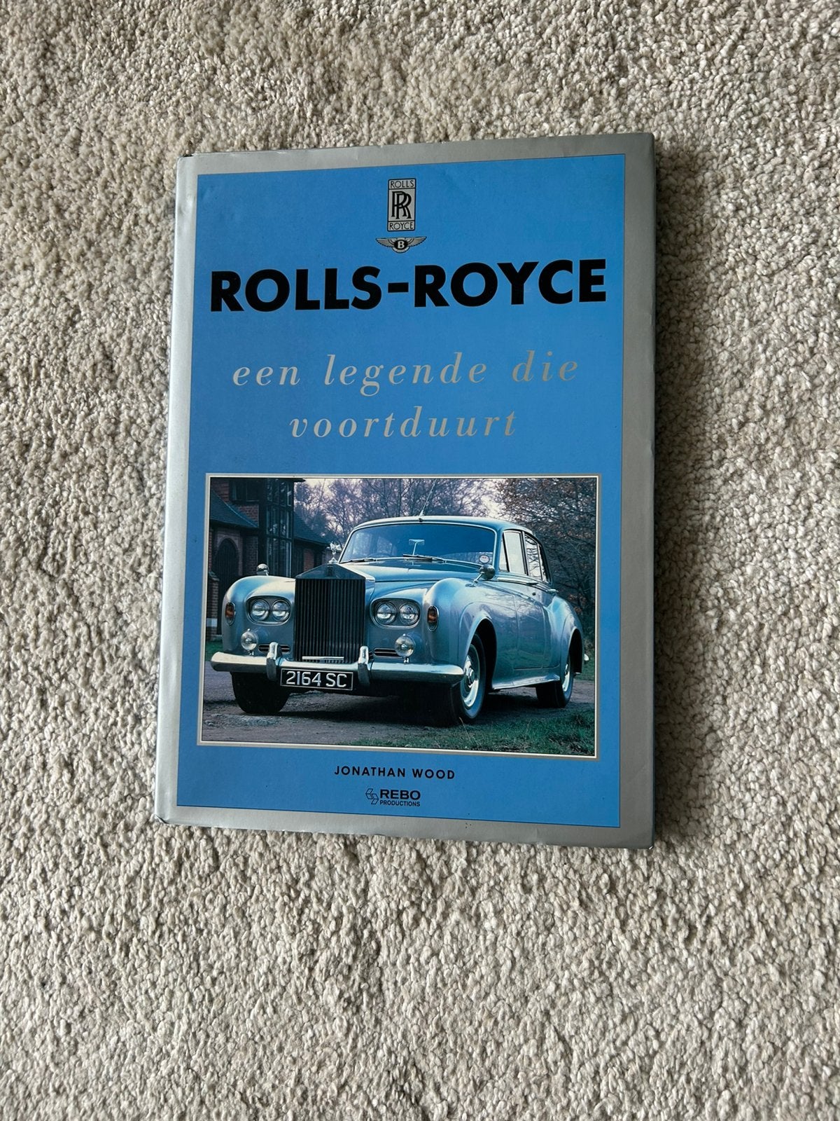 Boek Rolls -Royce een legende die voortduurt., Ophalen of Verzenden, Zo goed als nieuw, Overige merken