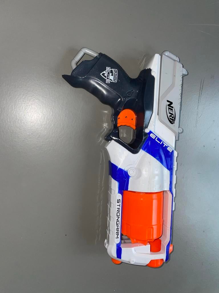Nerf Elite Strongarm Blaster - Zo goed als nieuw, Ophalen of Verzenden, Zo goed als nieuw