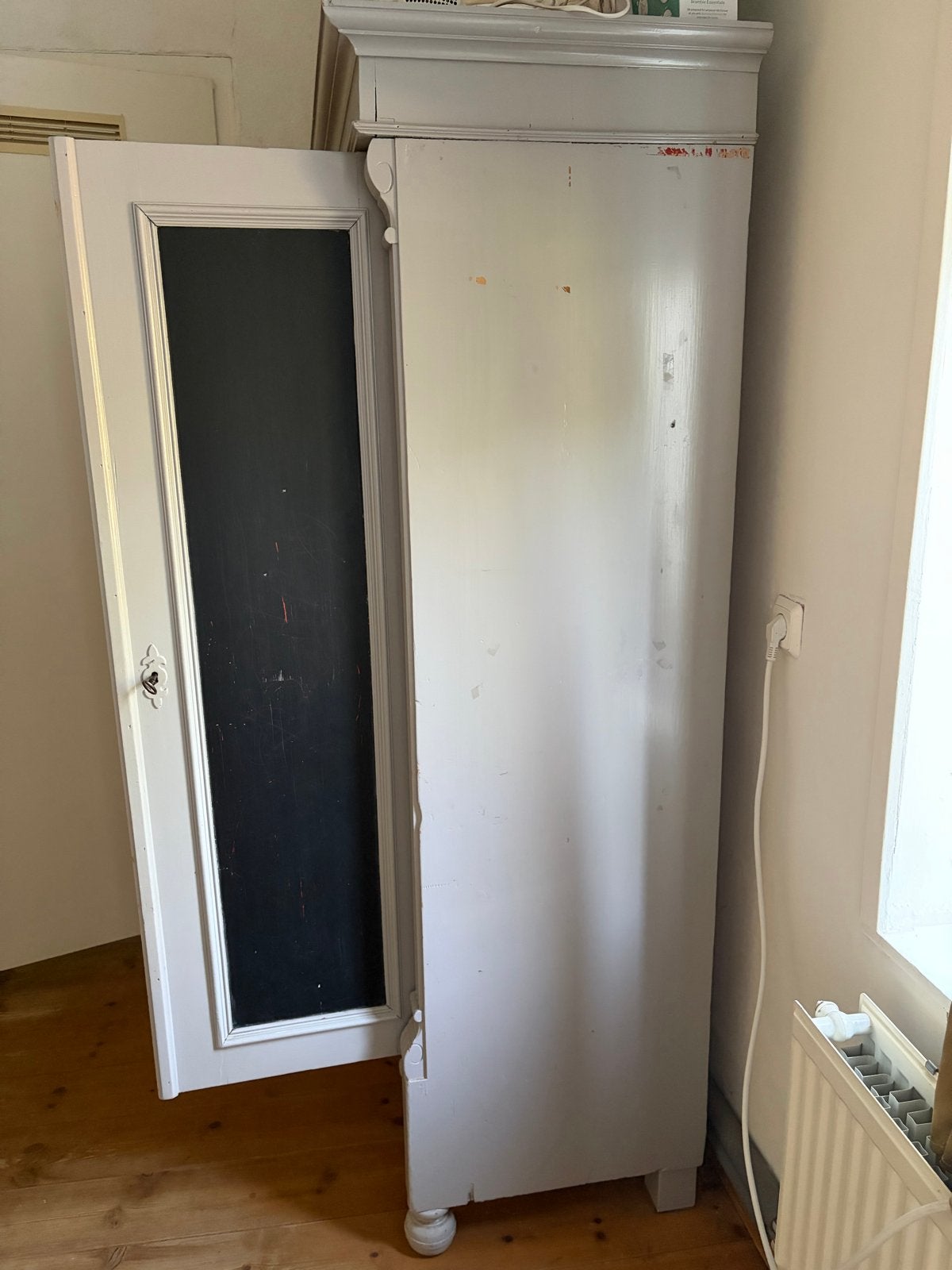 Antieke kledingkast met lades en planken., Ophalen