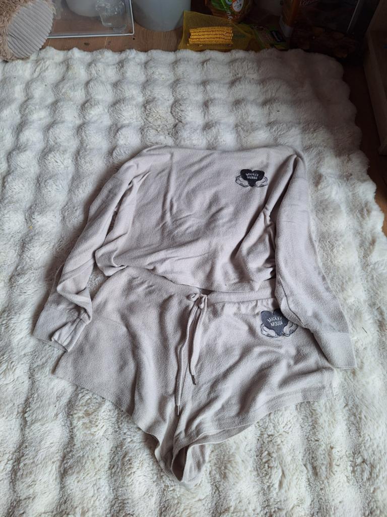 Primark Mickey Mouse Lounge Set - Maat S, Kleding | Dames, Primark, Beige, Ophalen of Verzenden, Zo goed als nieuw
